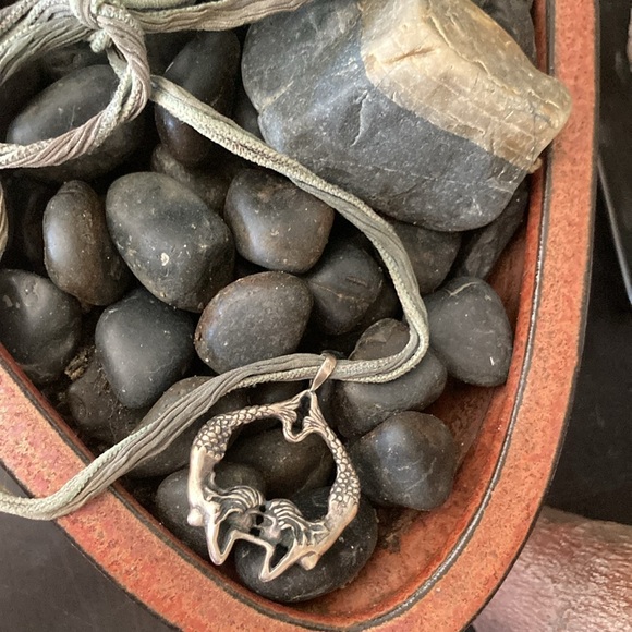 Vintage pewter mermaid necklace - Picture 2 of 4